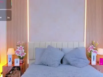 elora_charming chat room preview Image 15