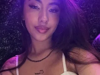 azeraika – webcam model profile photo Image 3