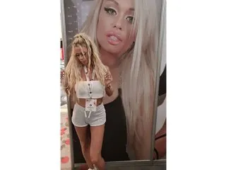 milly_shy chat room preview Image 2