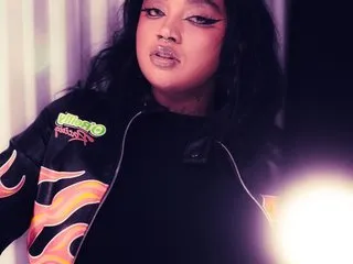 little_effy18_ chat room preview Image 2