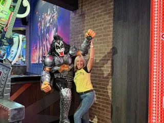 little_effy18_ chat room preview Image 4